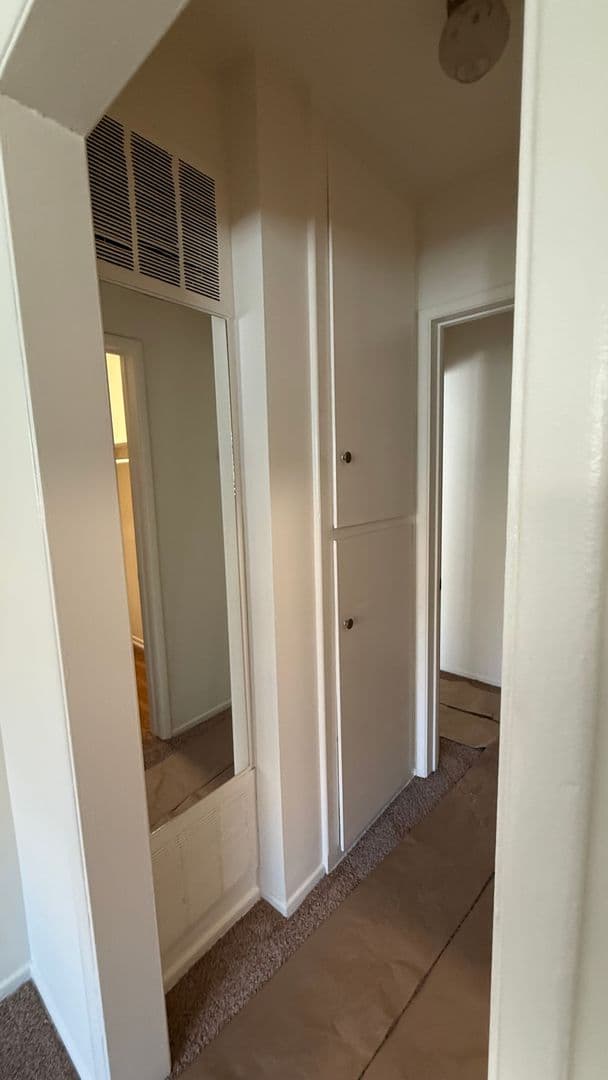 Los Angeles Apartment: 8211 Blackburn Ave