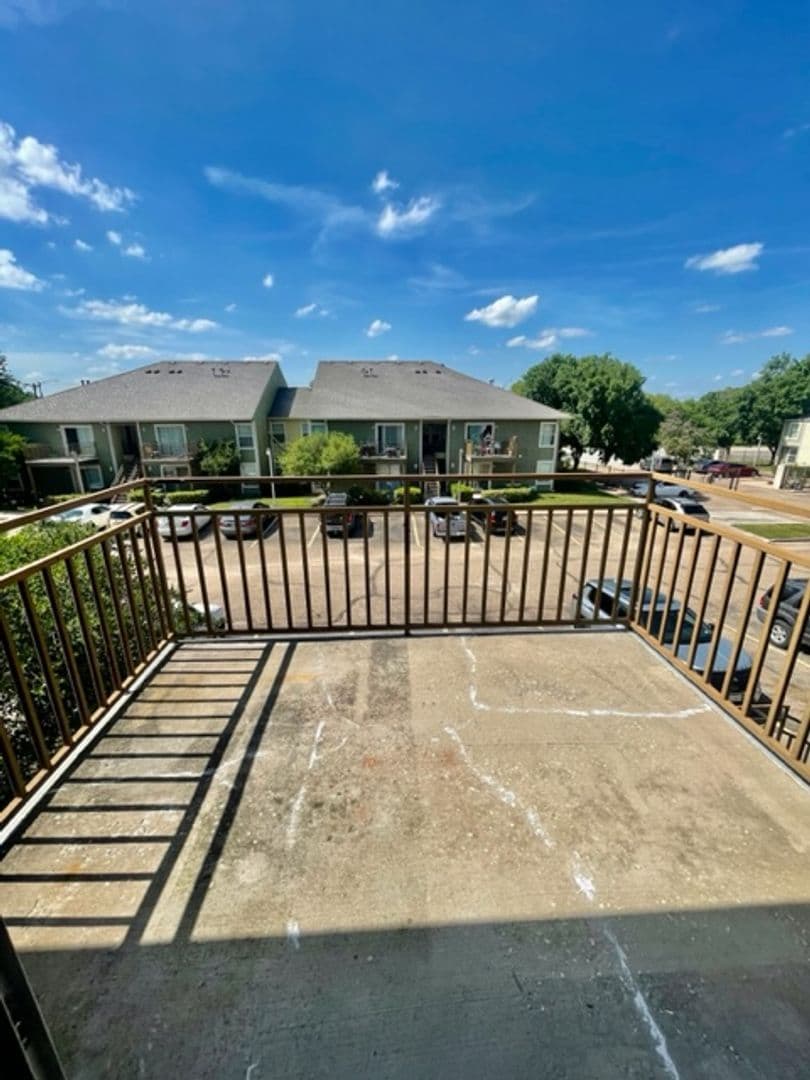 Waco House: 1500 Lake Shore Dr.
