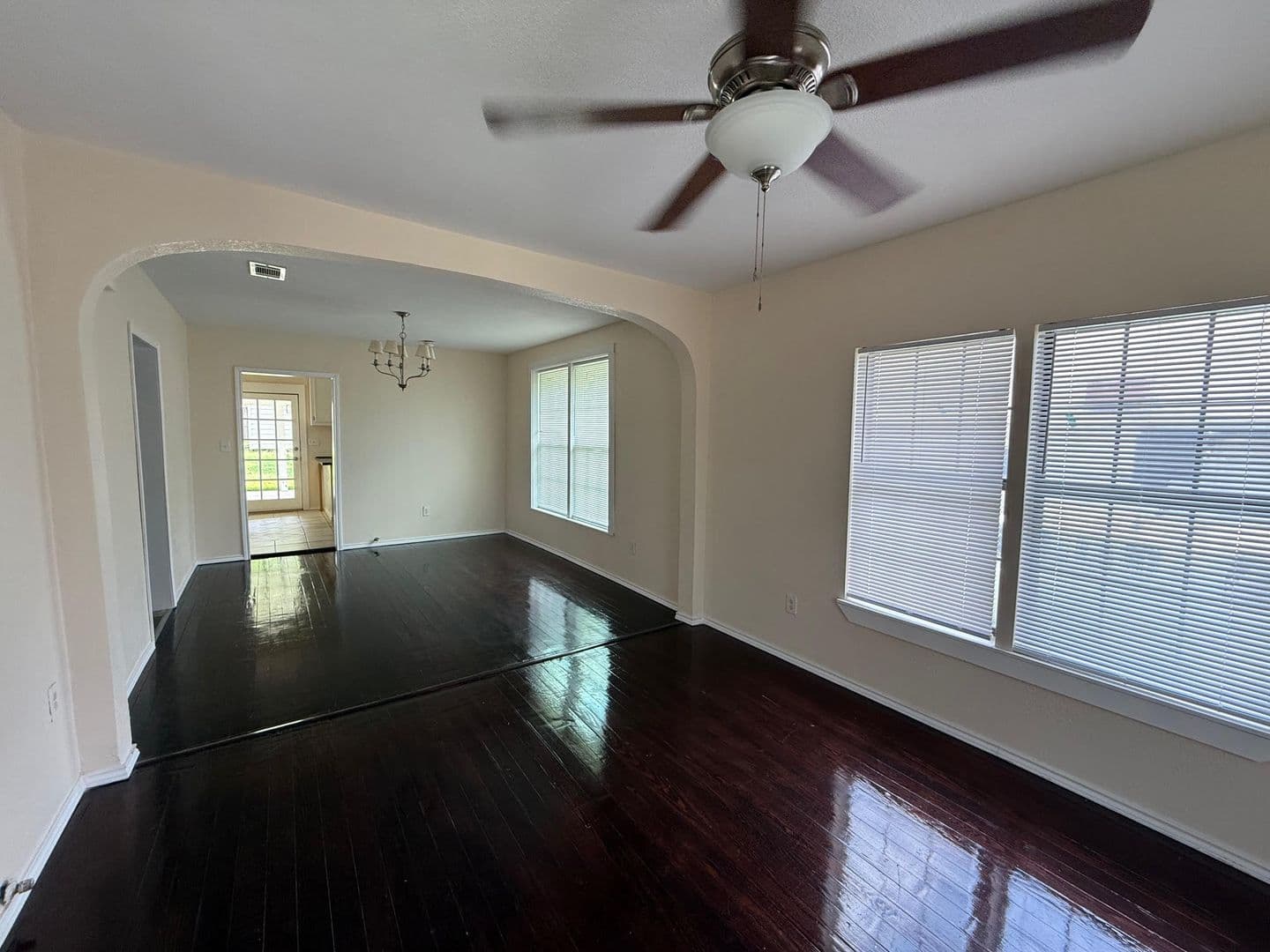 Waco House: 2202 Burnett Ave
