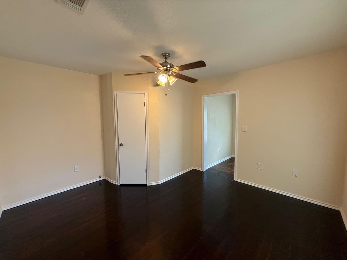 Waco House: 2202 Burnett Ave
