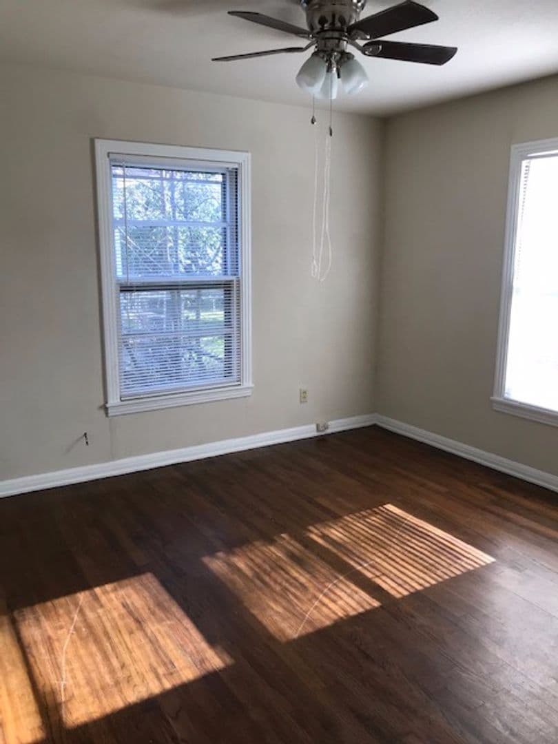 Waco House: 3732 N 21st St