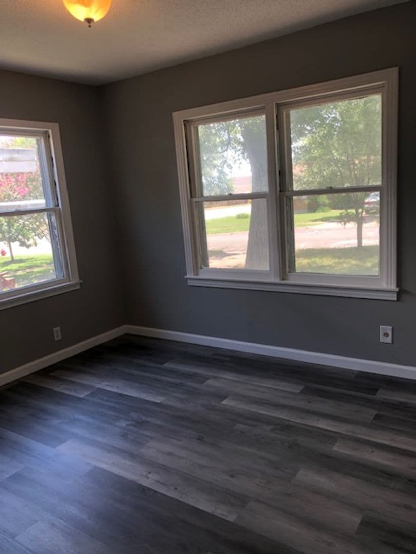 Gatesville House: 104 N 28th St
