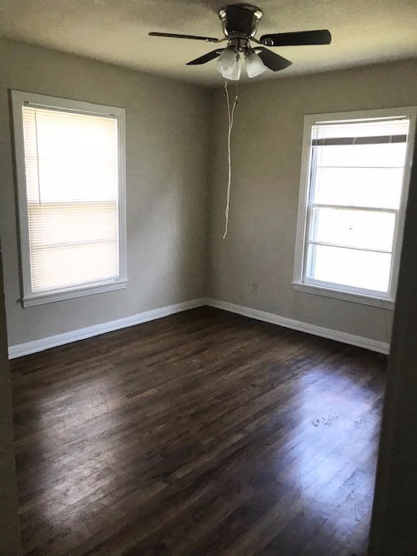 Waco House: 3732 N 21st St