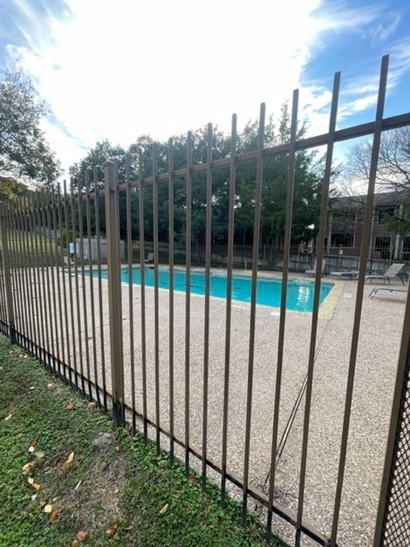 Waco House: 1500 Lake Shore Dr.