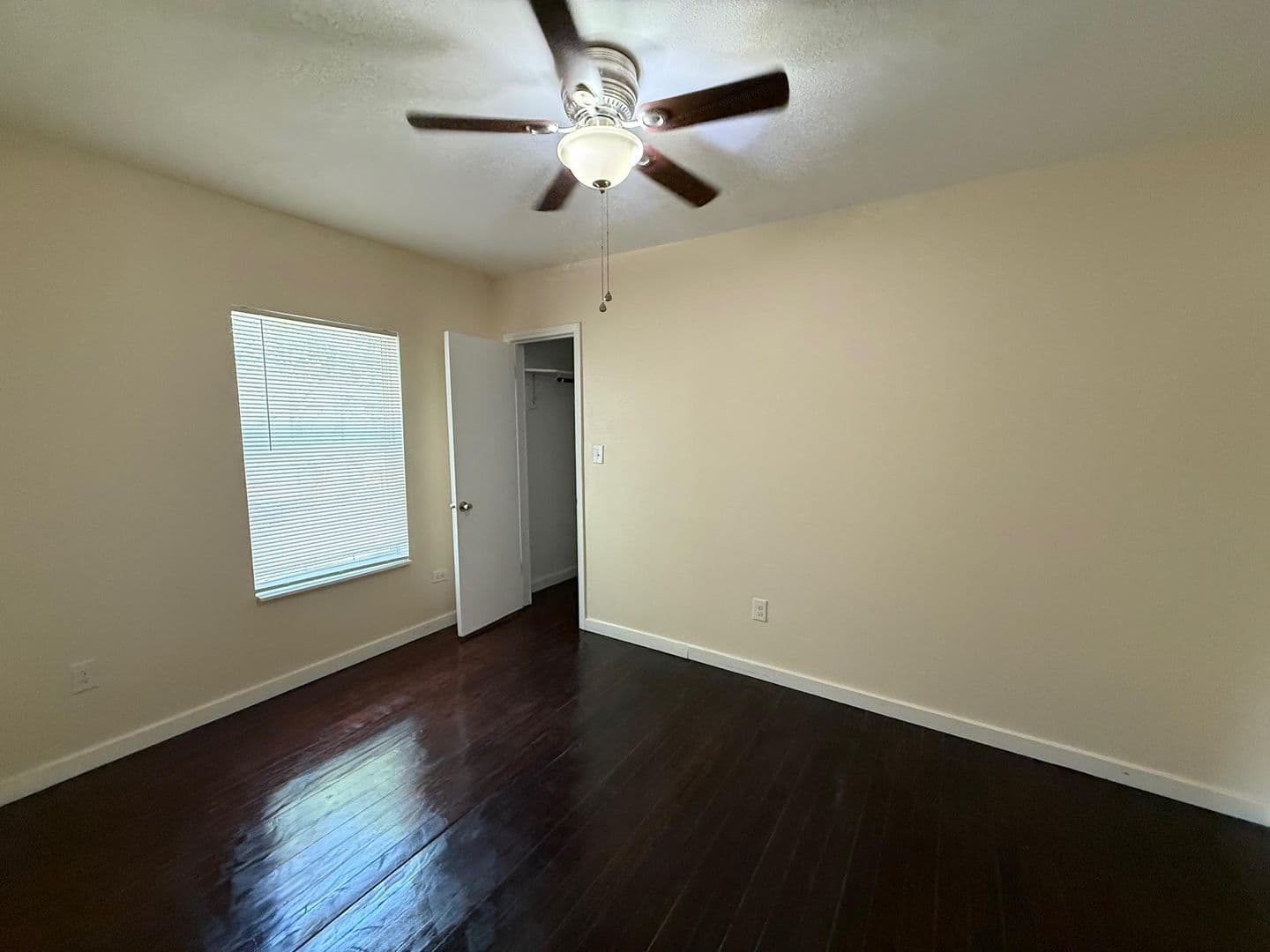 Waco House: 2202 Burnett Ave