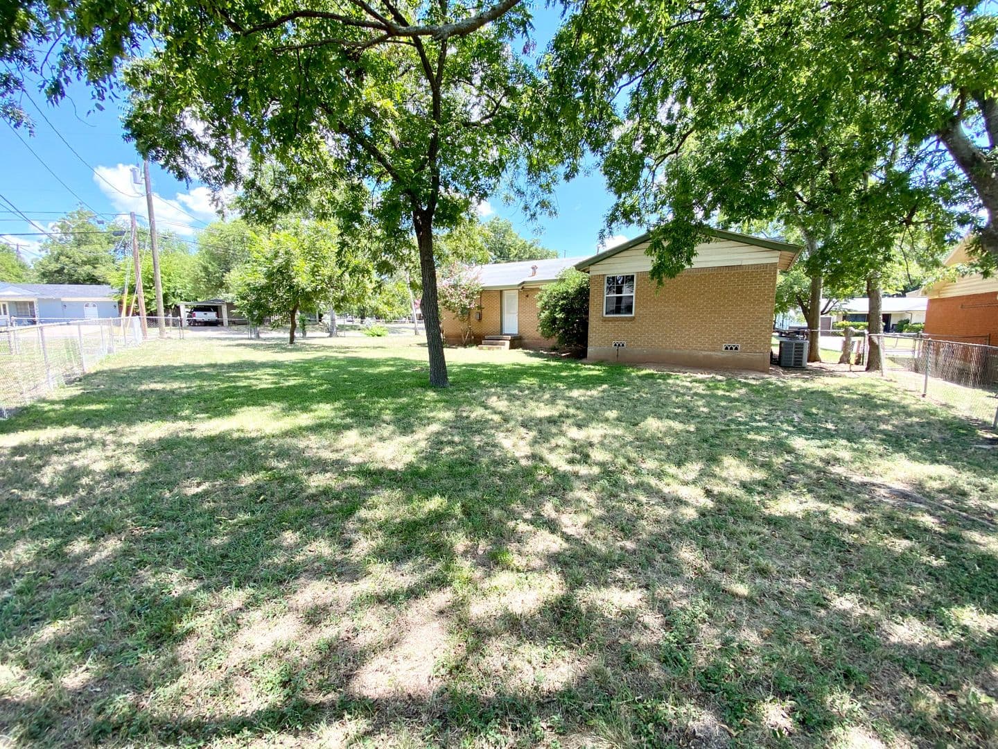 Waco House: 1830 LaPorte Dr