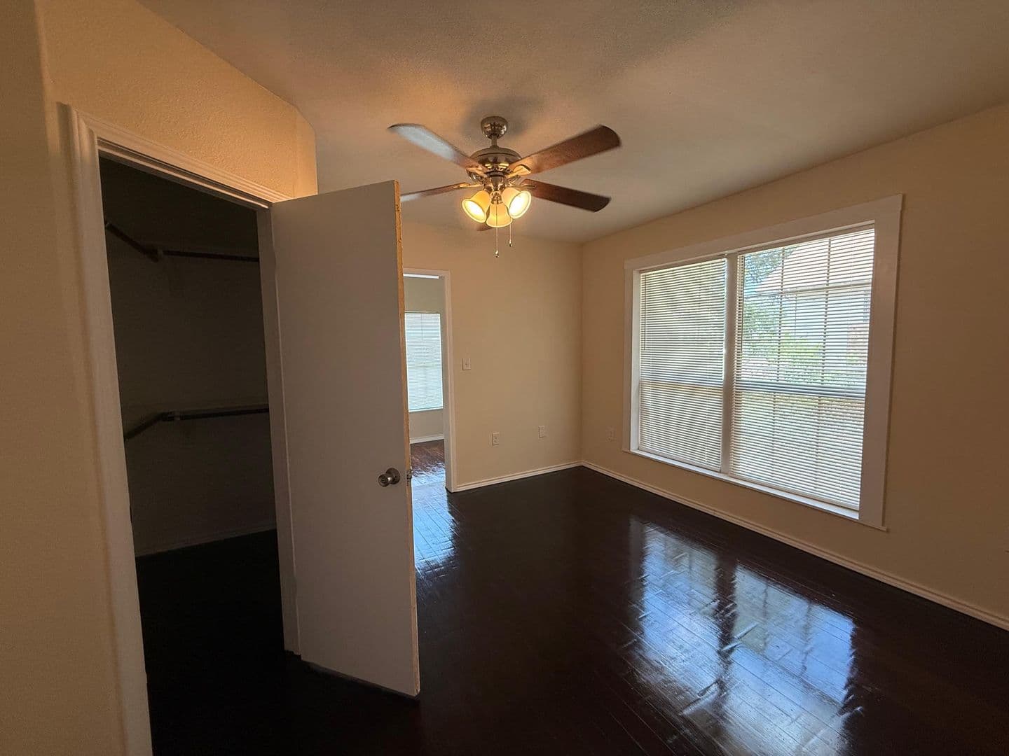 Waco House: 2202 Burnett Ave
