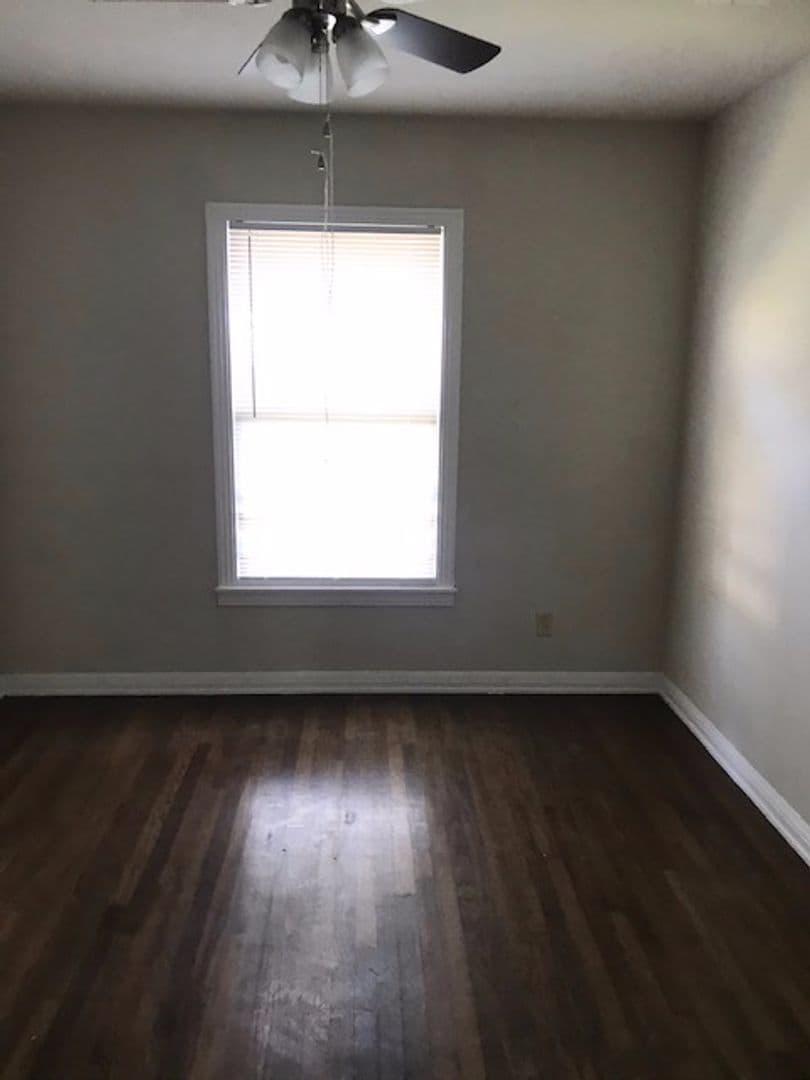 Waco House: 3732 N 21st St