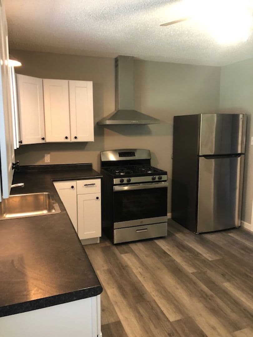 Gatesville House: 104 N 28th St