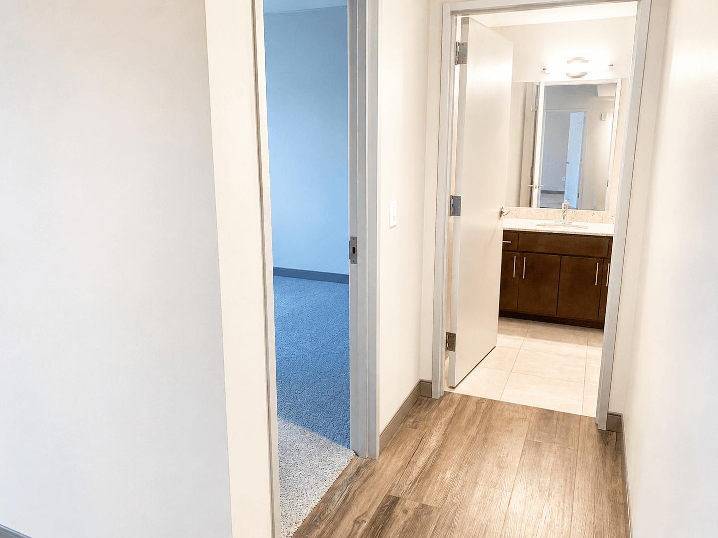 Grand Rapids Apartment: 10 Commerce Ave SW