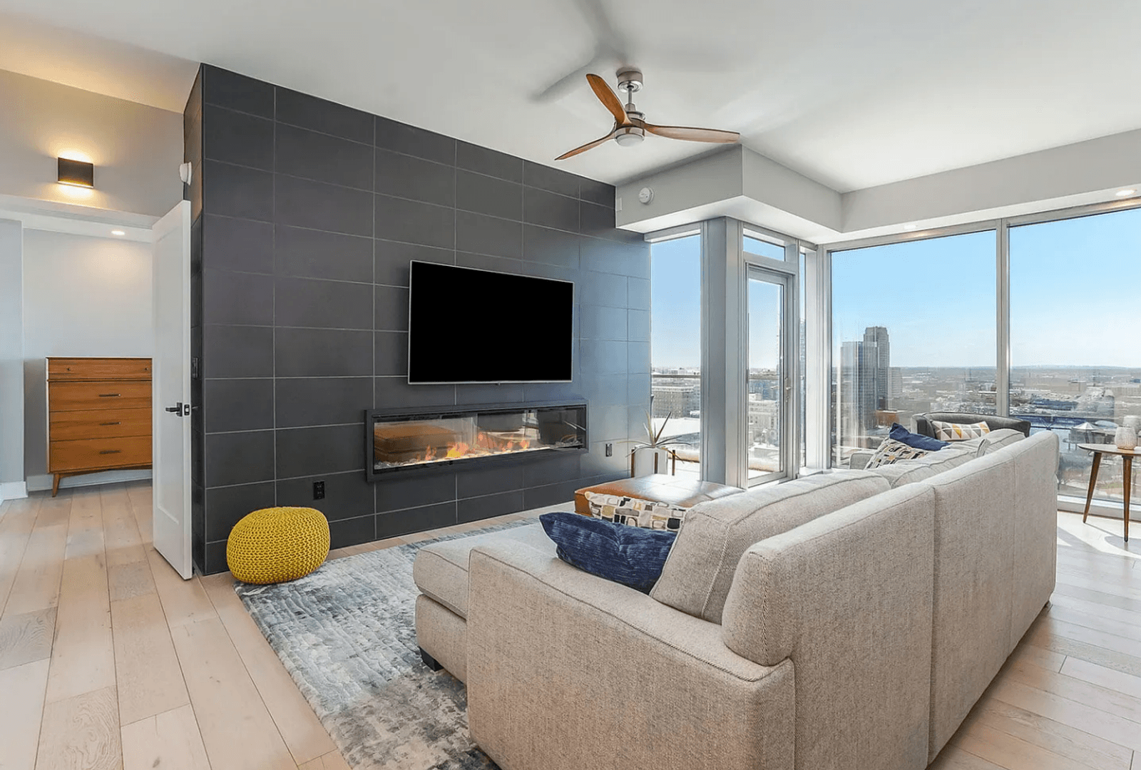 Grand Rapids Apartment: 820 Monroe Ave NW Ste 175
