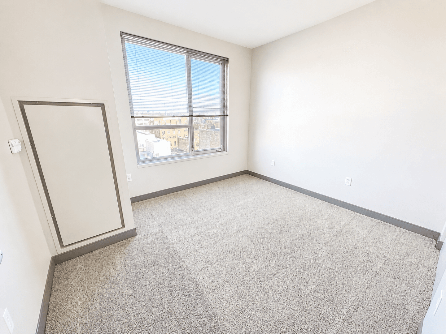 Grand Rapids Apartment: 10 Commerce Ave SW