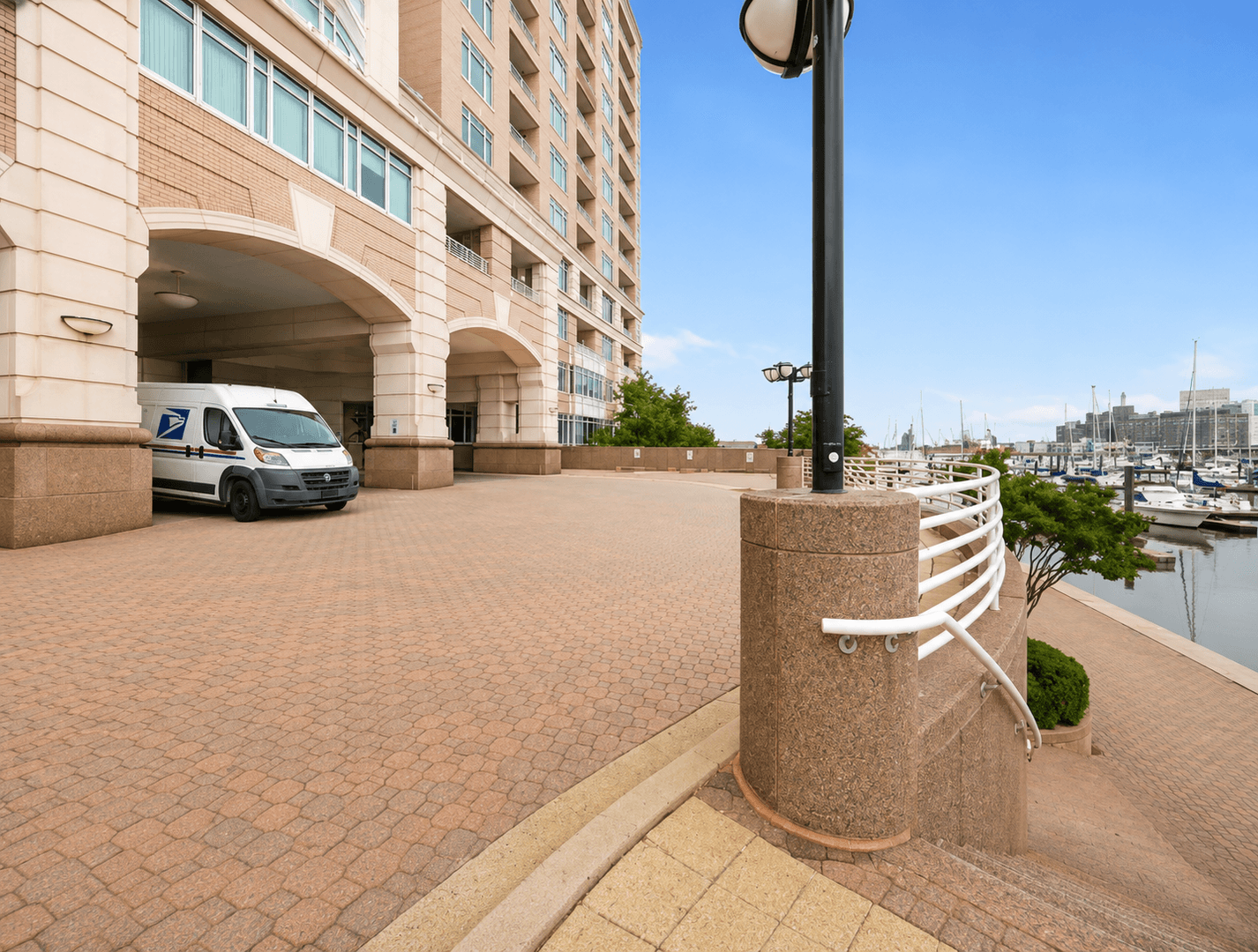 Grand Rapids Apartment: 820 Monroe Ave NW Ste 175