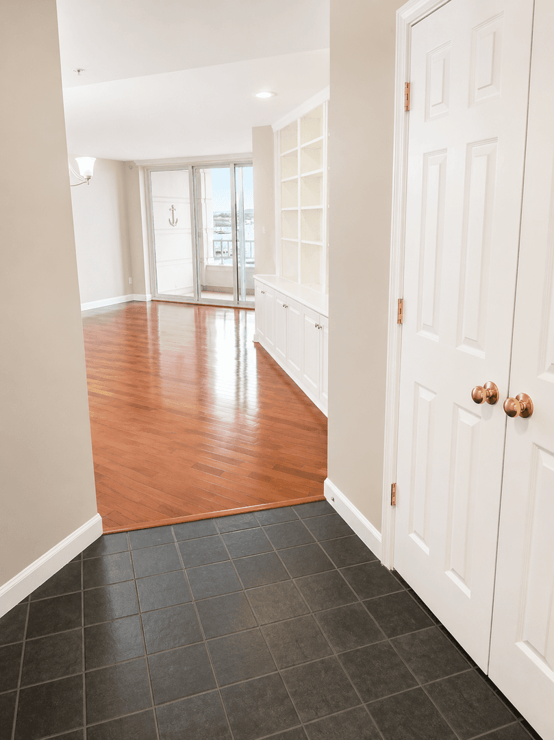 Grand Rapids Apartment: 820 Monroe Ave NW Ste 175