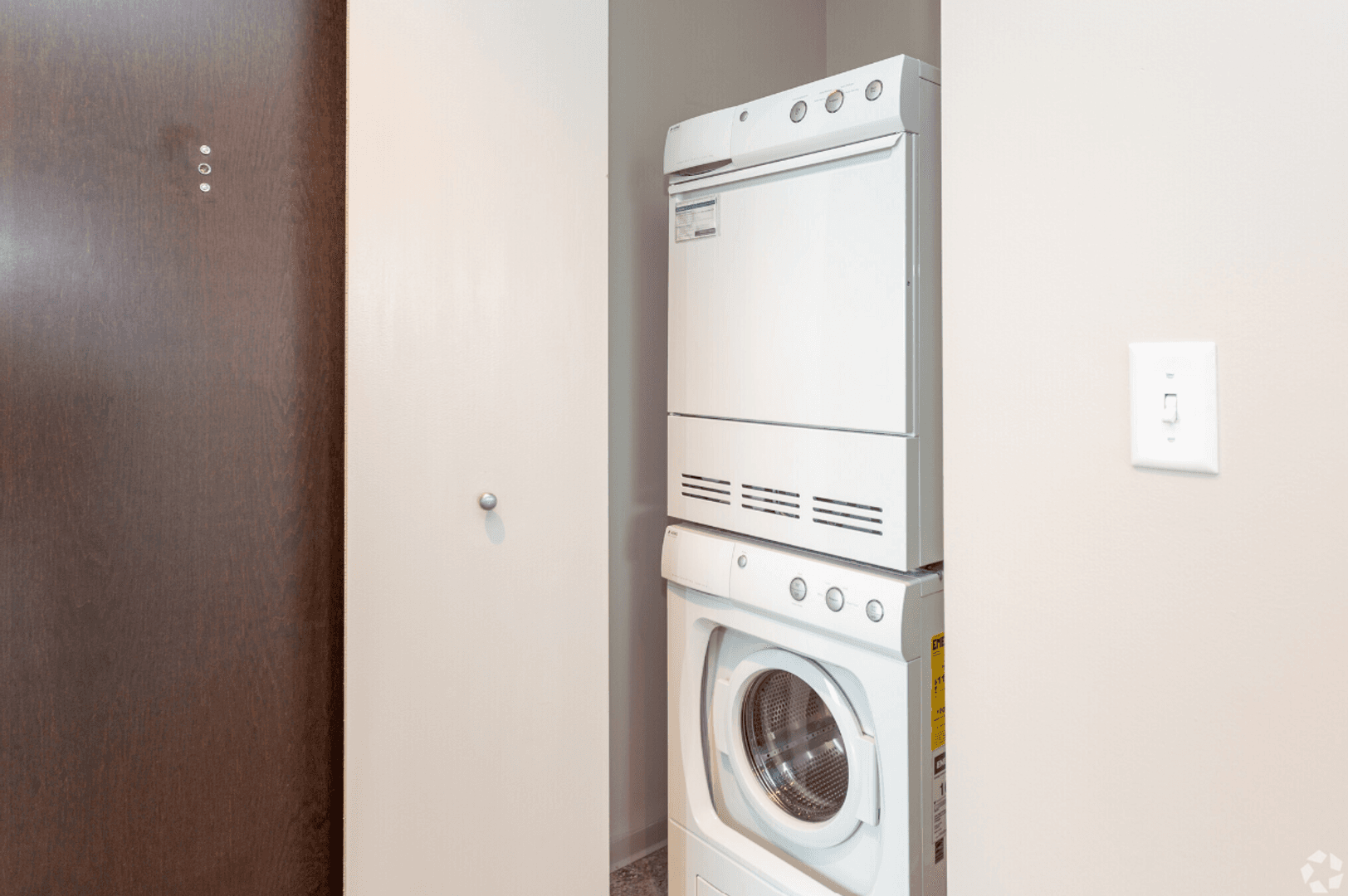 Grand Rapids Apartment: 10 Commerce Ave SW
