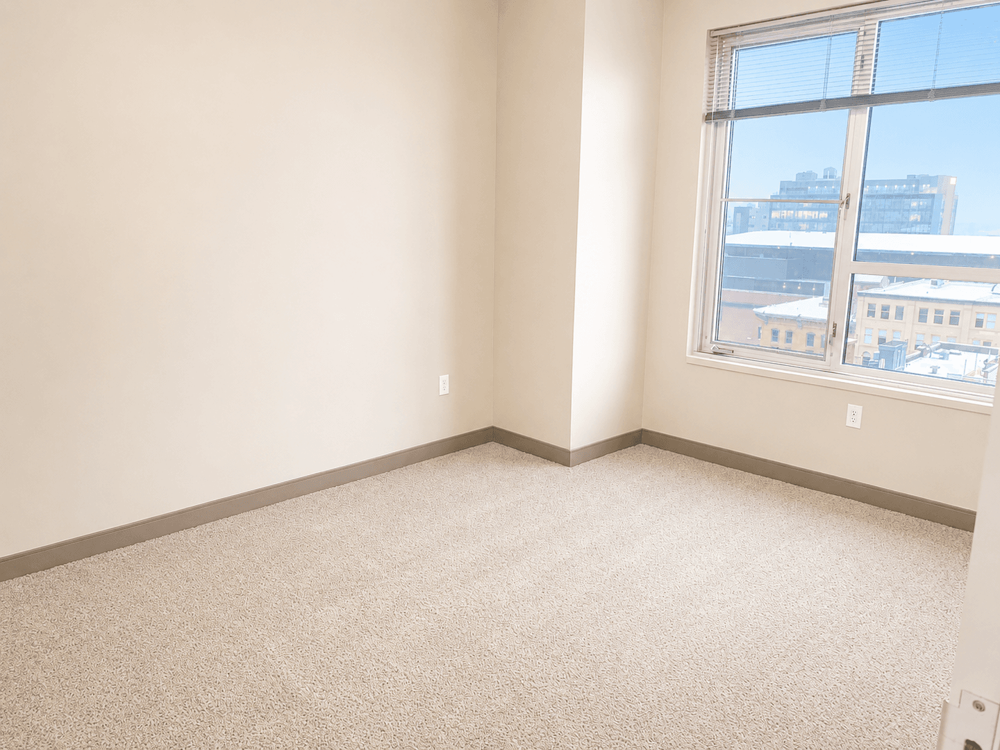 Grand Rapids Apartment: 10 Commerce Ave SW