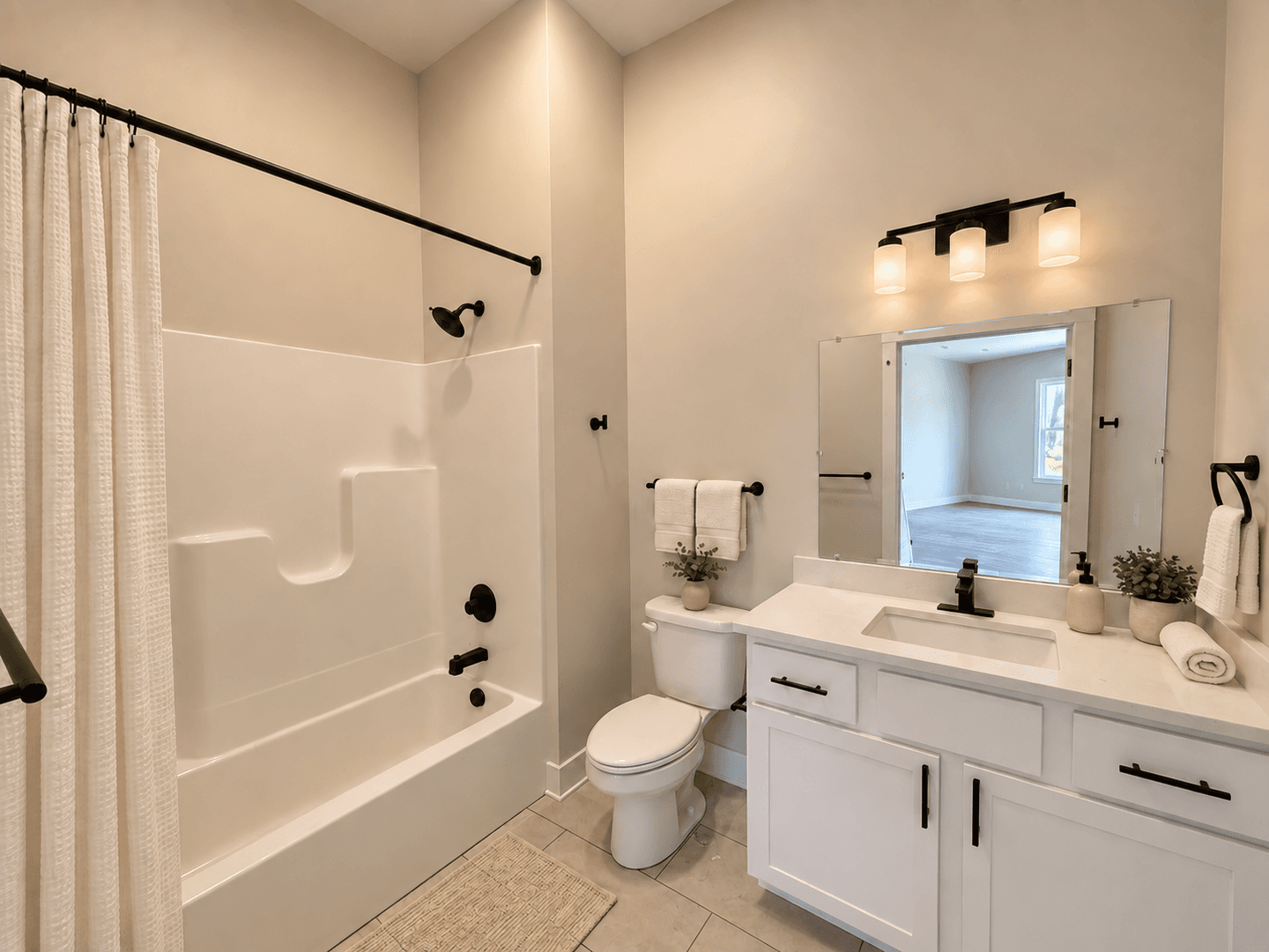 Hastings Apartment: 420 E Mill Street
