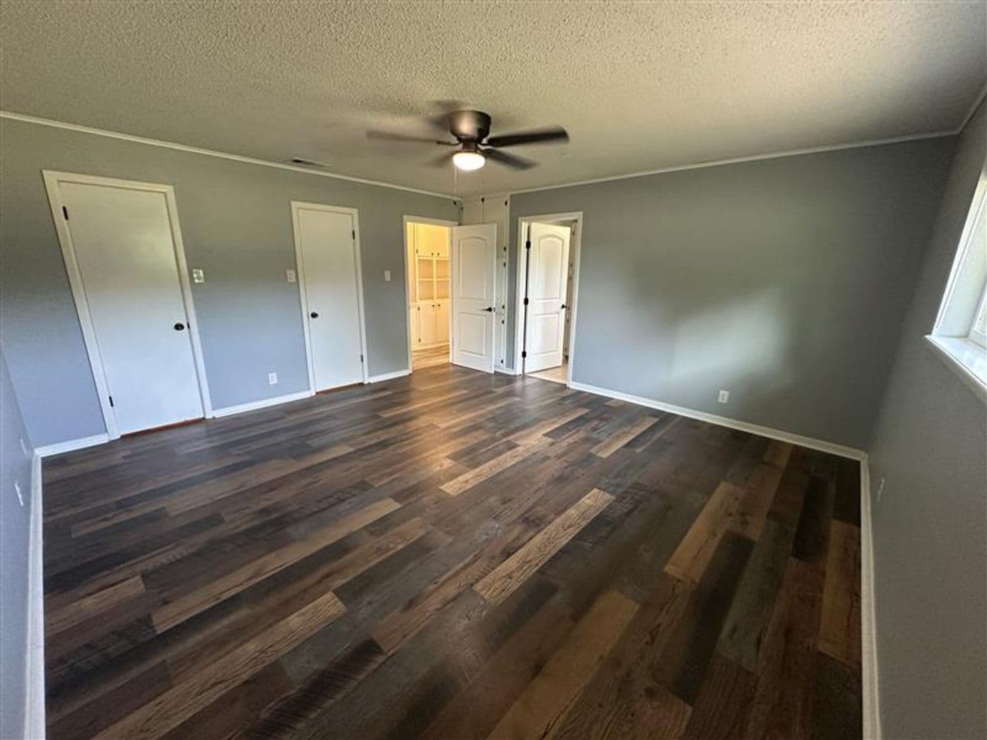 Tyler House: 14508 Hwy 31 W