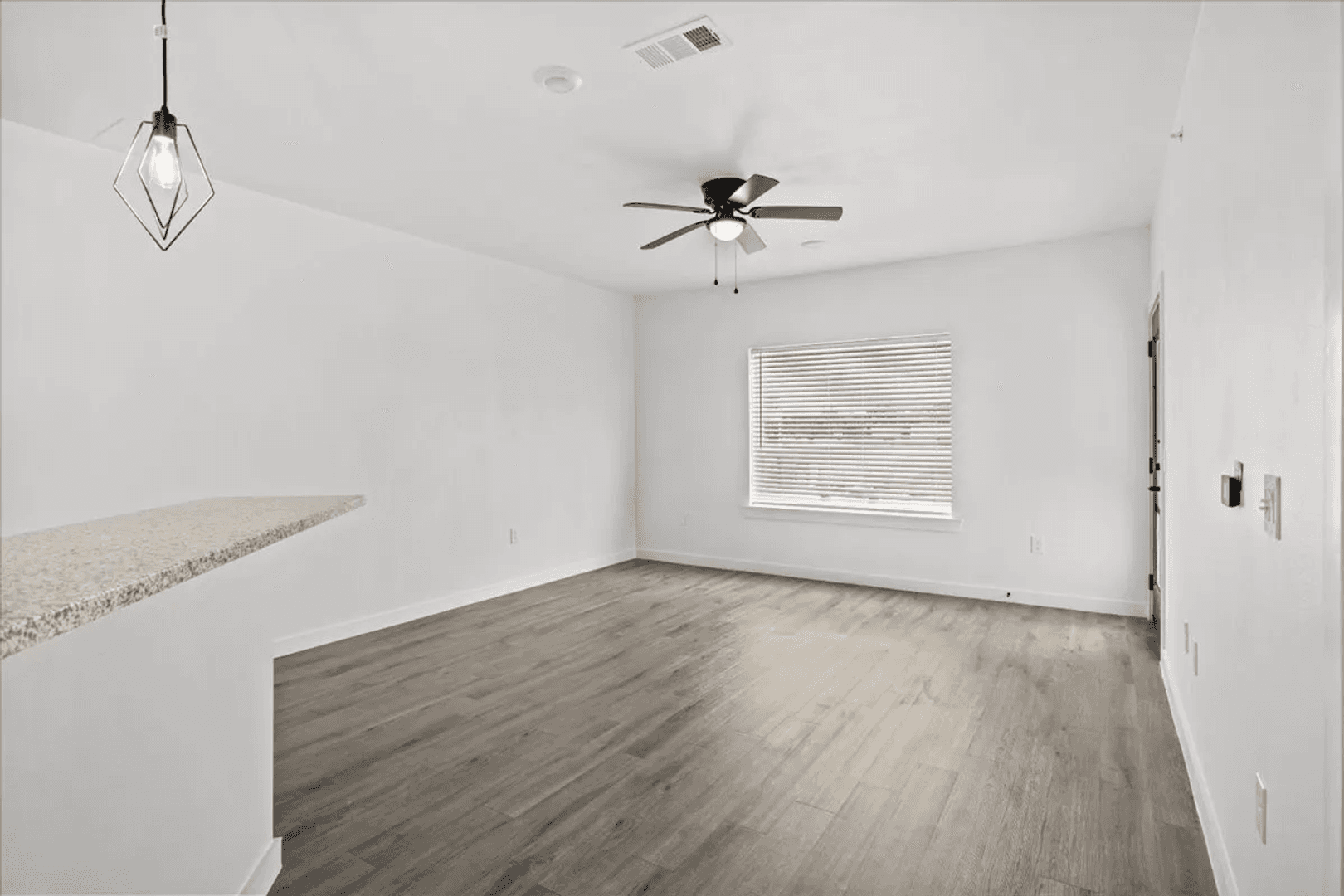 Longview Apartment: 2006 Toler Rd.