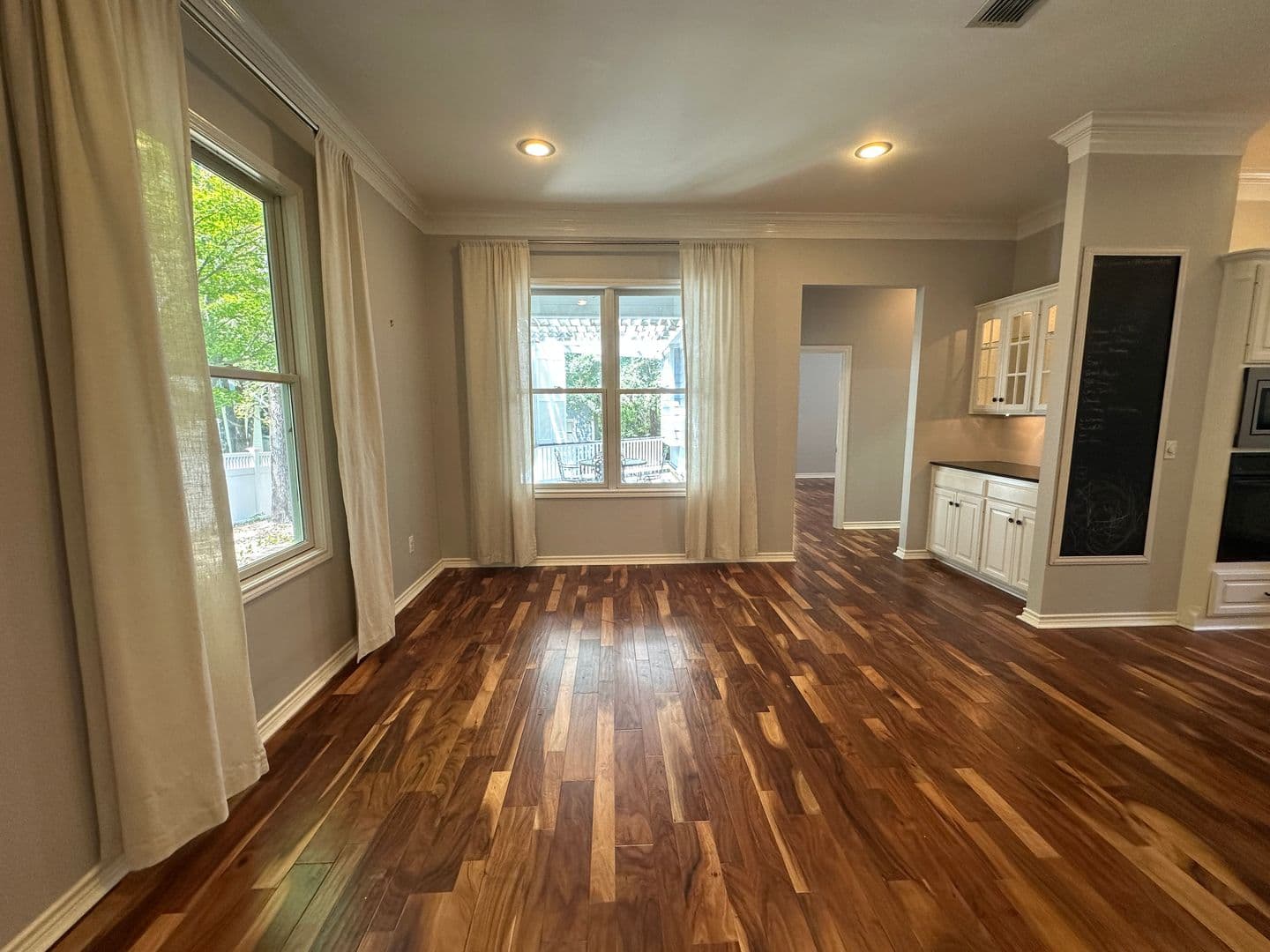 Tyler House: 3934 Hanover Pl