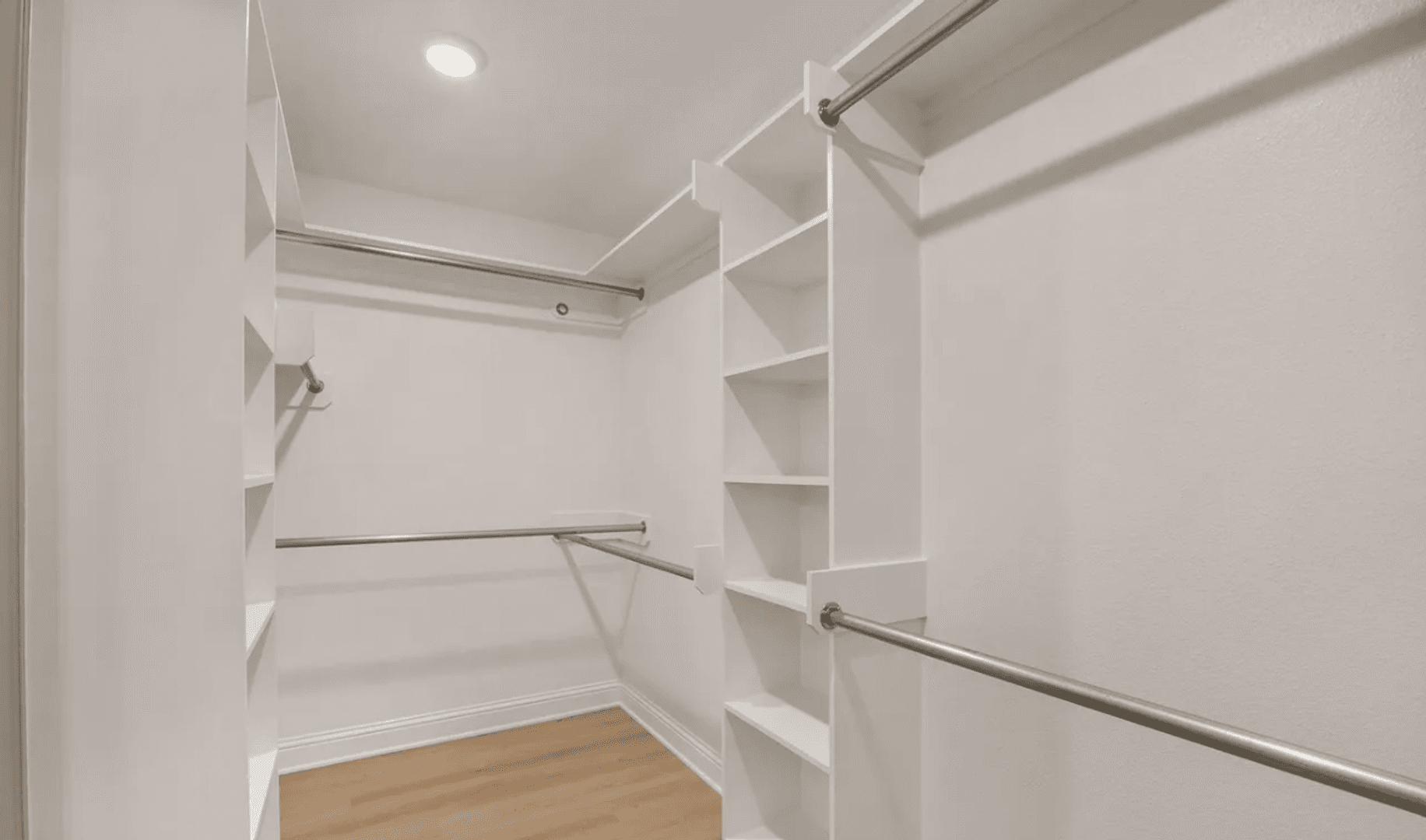 Bullard House: 382 Mary Cir