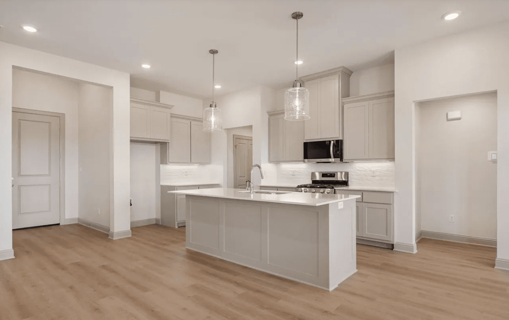 Bullard House: 382 Mary Cir