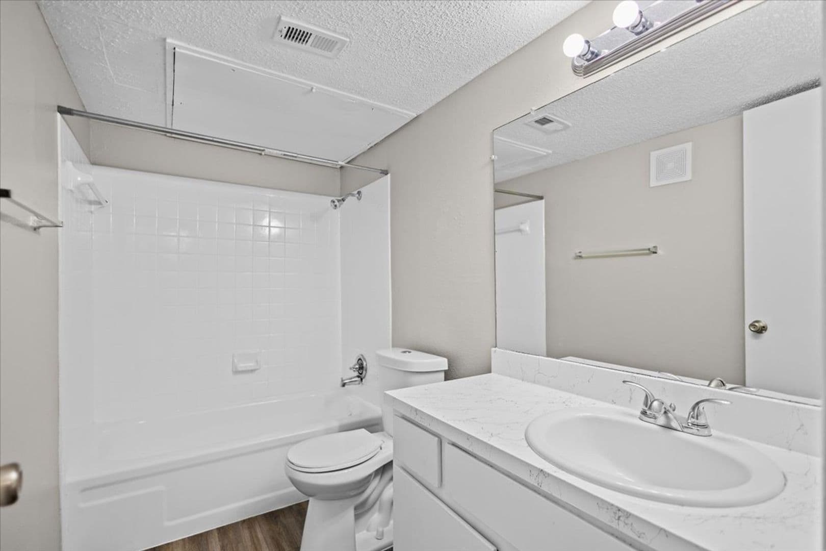 Tyler Apartment: 2720 S Broadway Ave