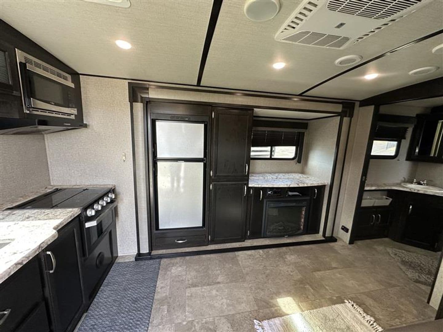 Flint Townhome: 17750 Hwy 155