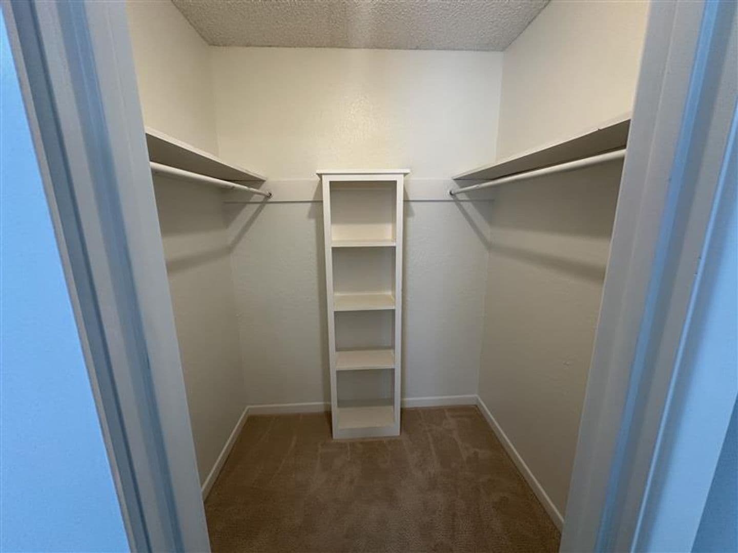 Tyler House: 14508 Hwy 31 W