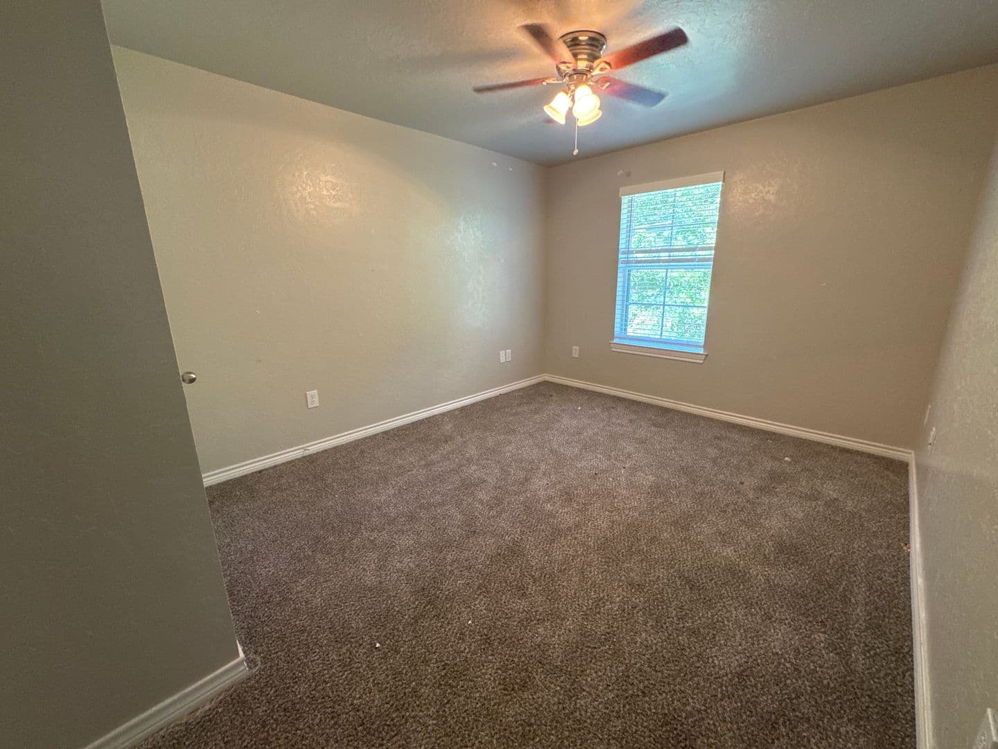 Longview Apartment: 113 Magnolia Lane