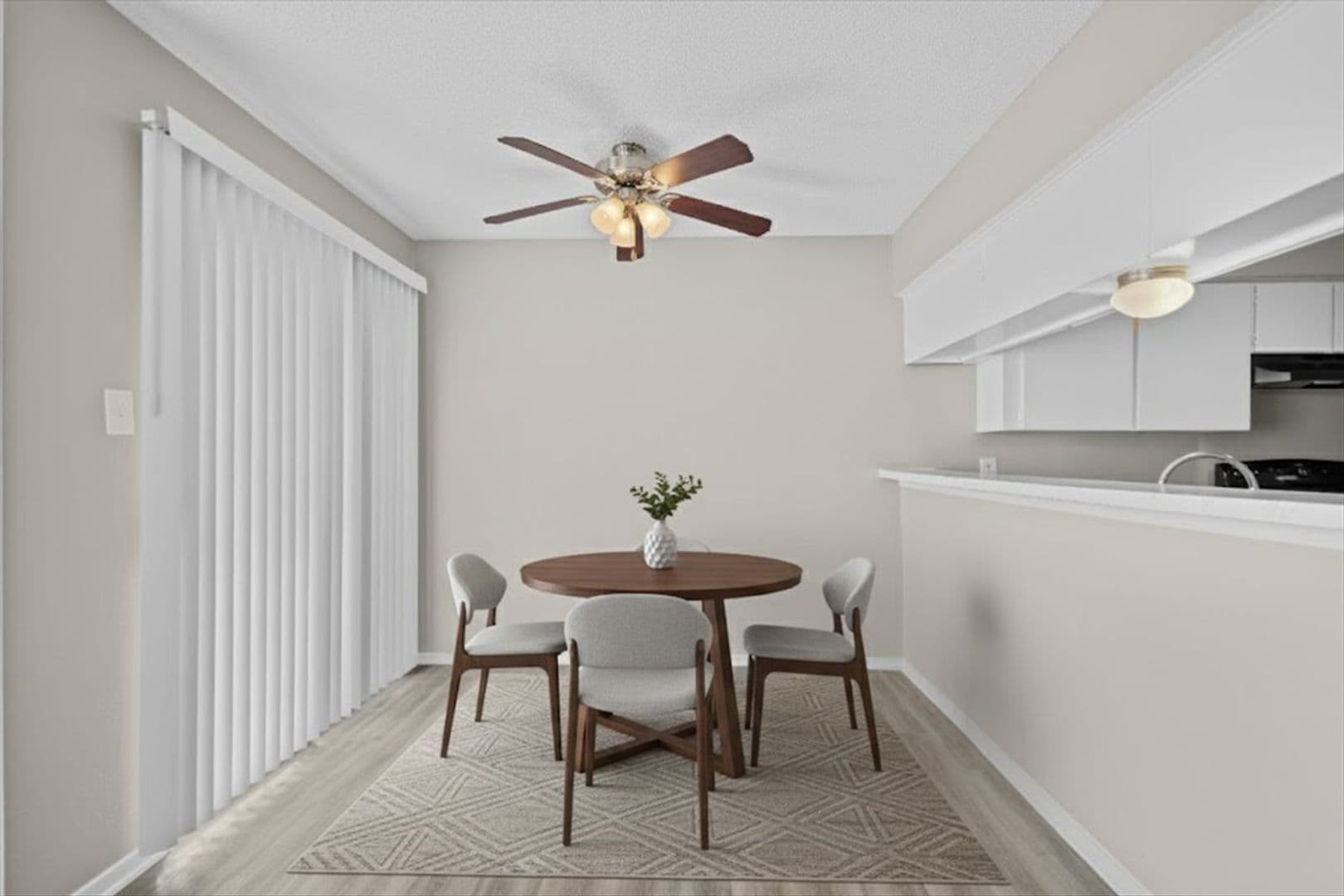 Tyler Apartment: 2720 S Broadway Ave