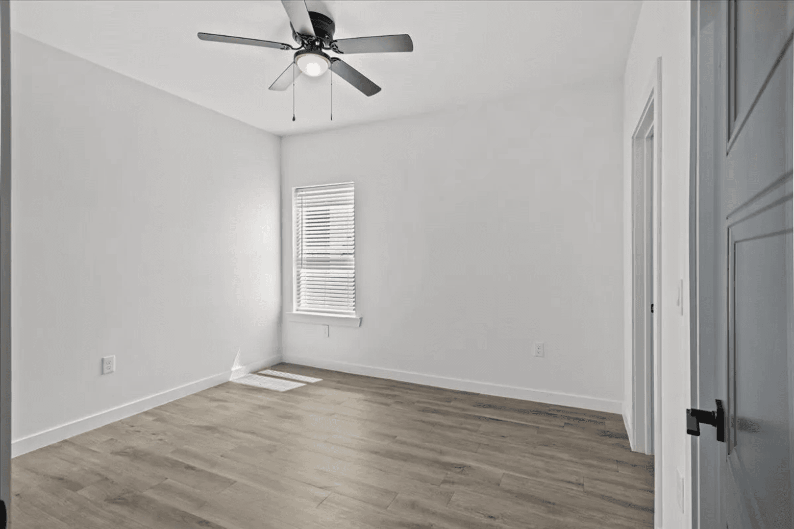 Longview Apartment: 2006 Toler Rd.