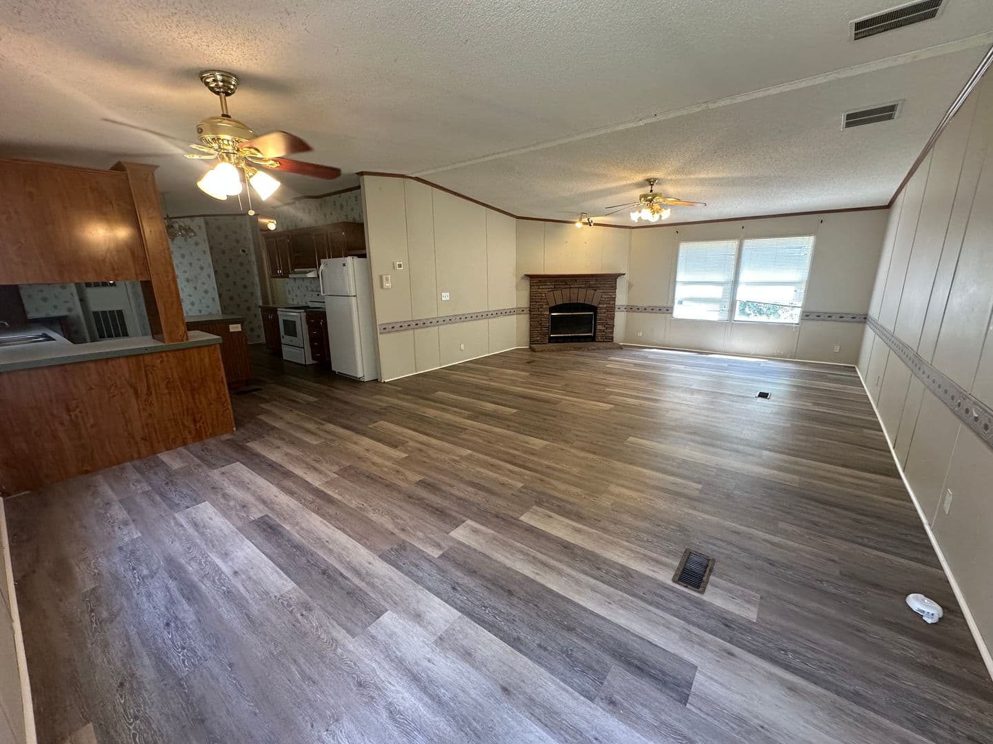 Lindale House: 16521 Timberwood