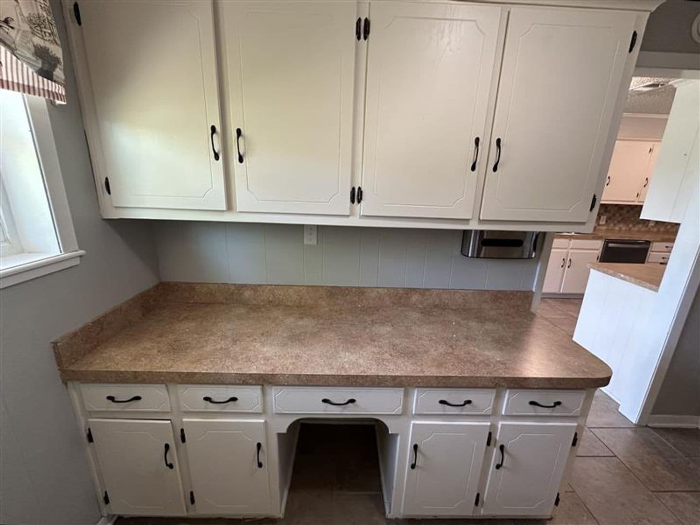 Tyler House: 14508 Hwy 31 W