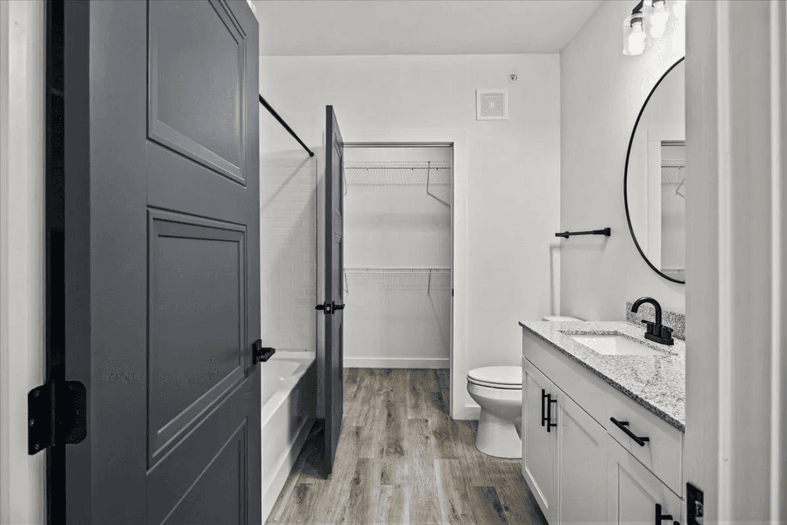 Longview Apartment: 2006 Toler Rd.