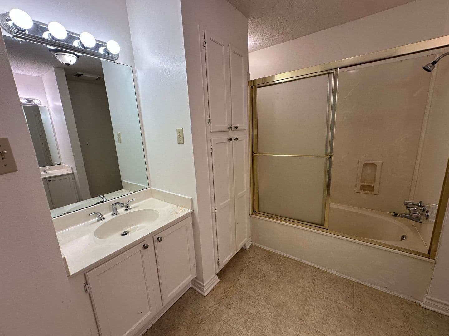 Tyler Townhome: 5885 Creek Side Circle