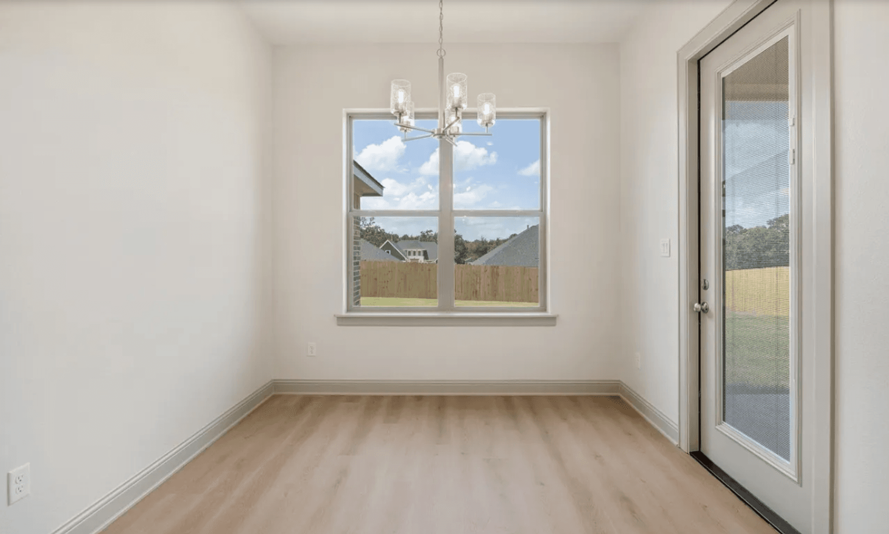 Bullard House: 382 Mary Cir