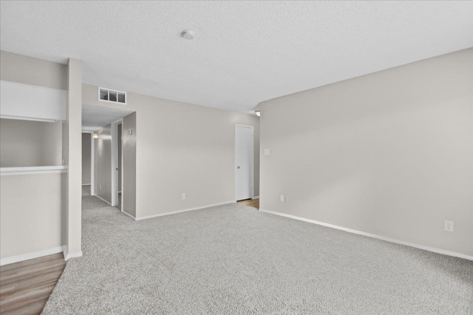 Tyler Apartment: 2720 S Broadway Ave