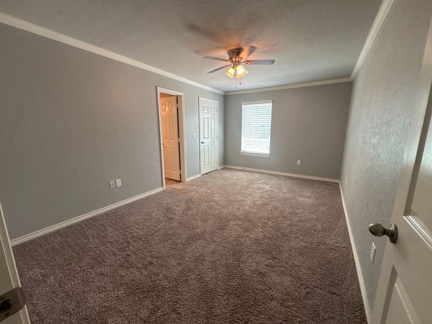 Longview Apartment: 113 Magnolia Lane