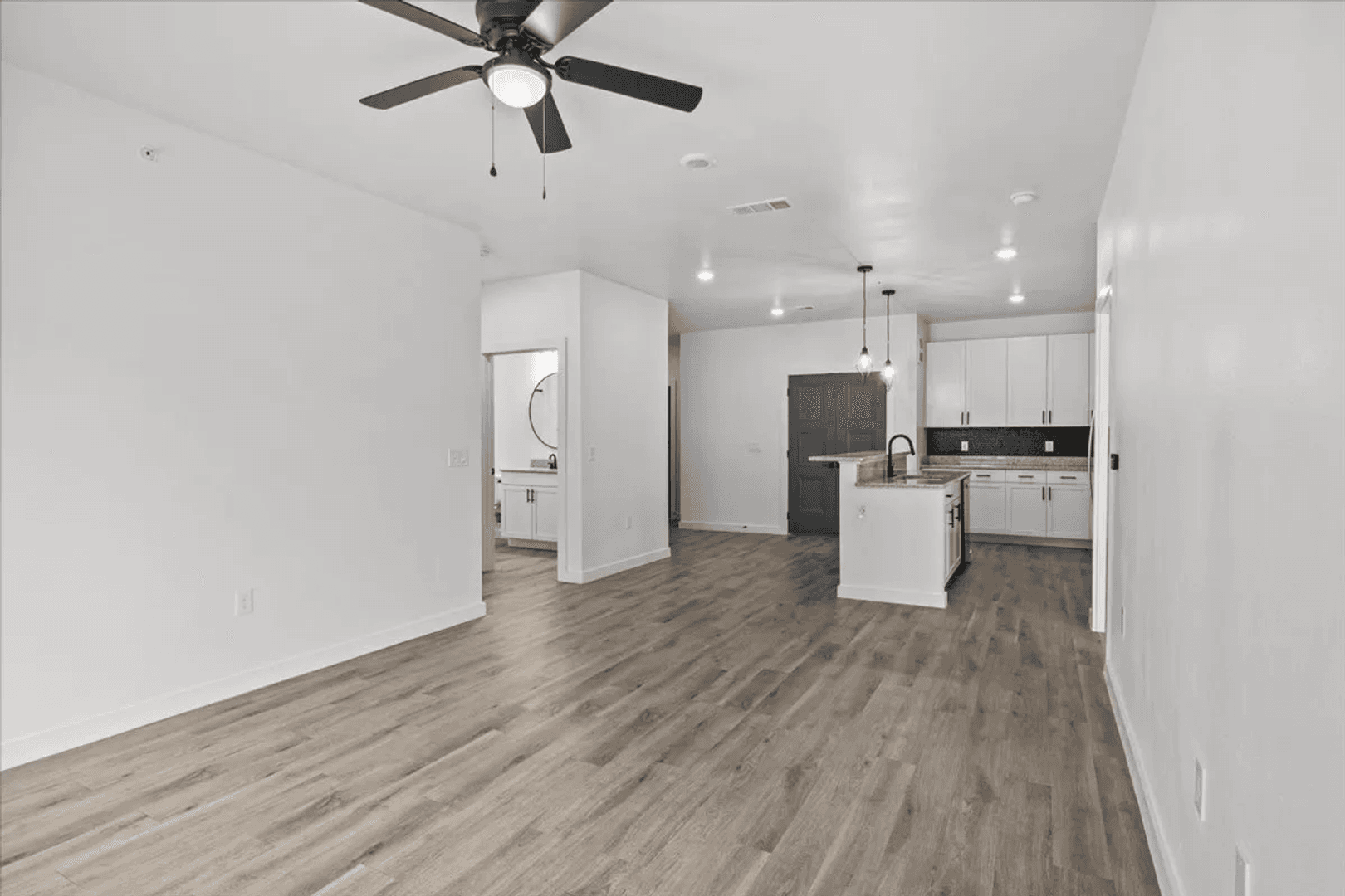 Longview Apartment: 2006 Toler Rd.