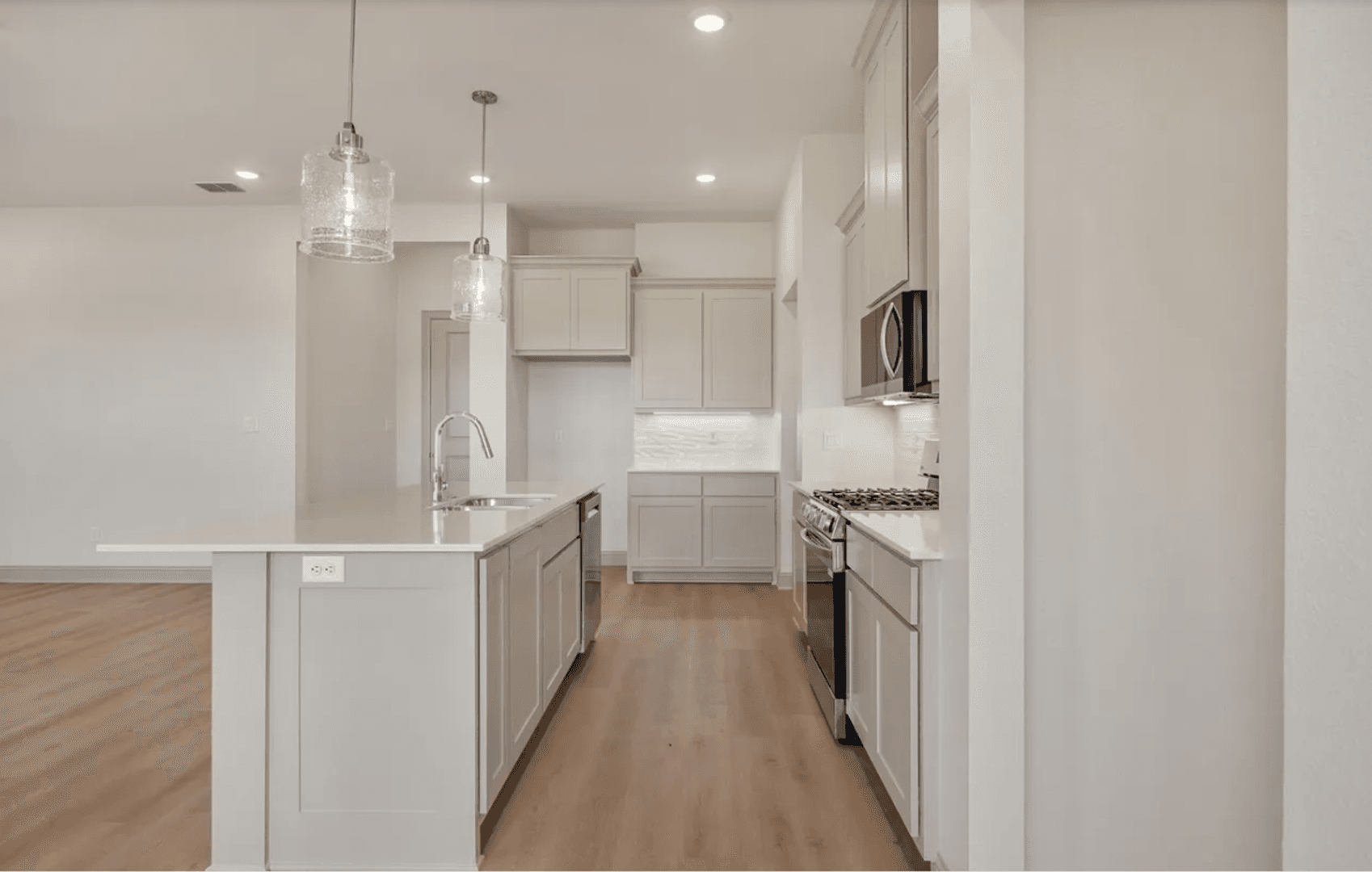 Bullard House: 382 Mary Cir