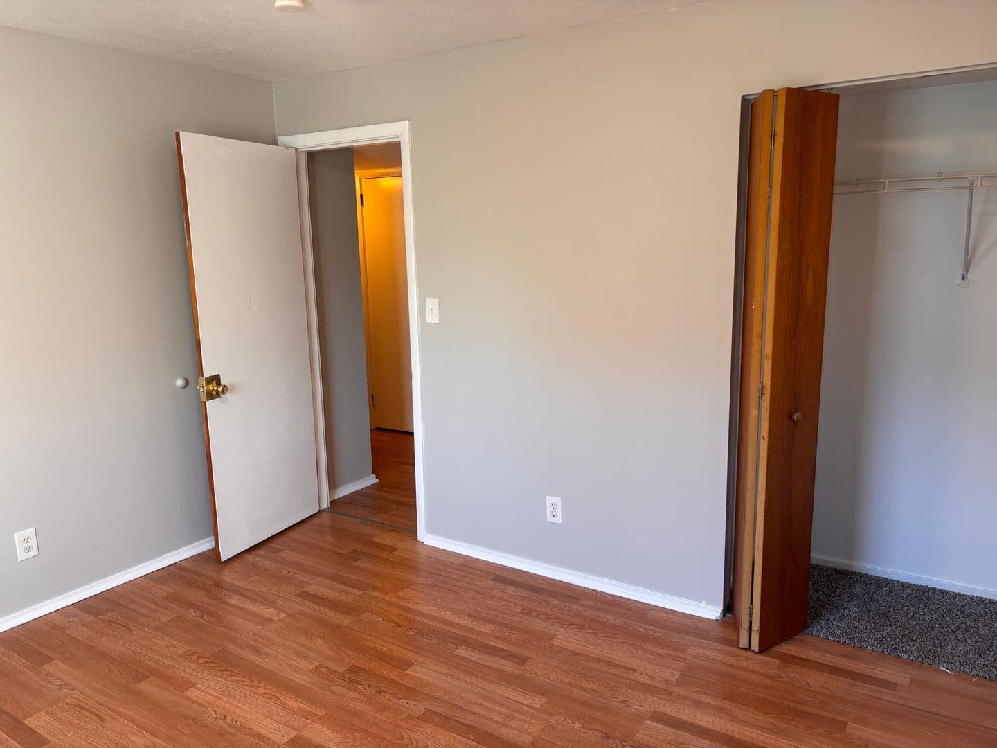 Bedford Apartment: 105 Solon Rd