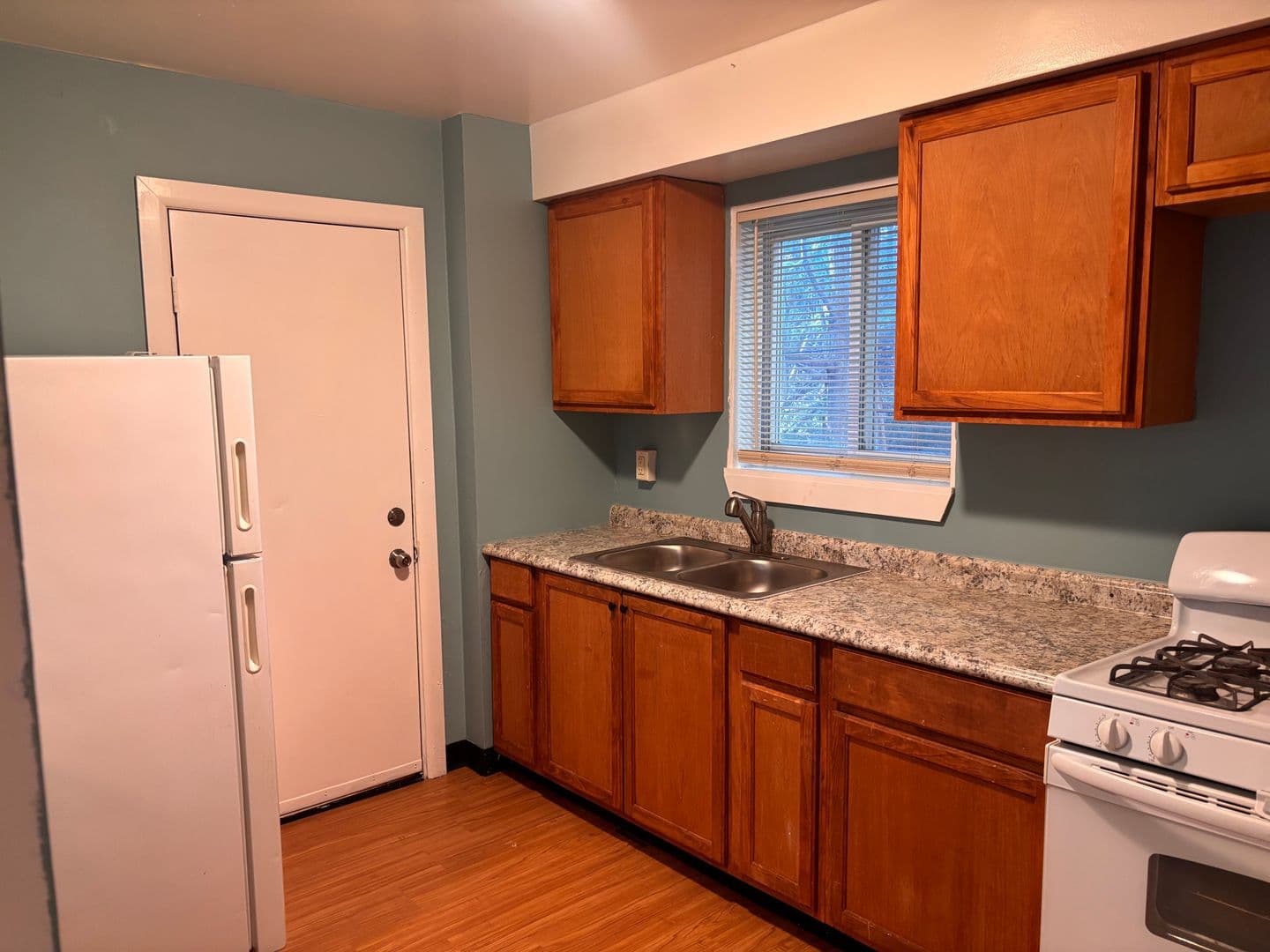 Bedford Apartment: 105 Solon Rd