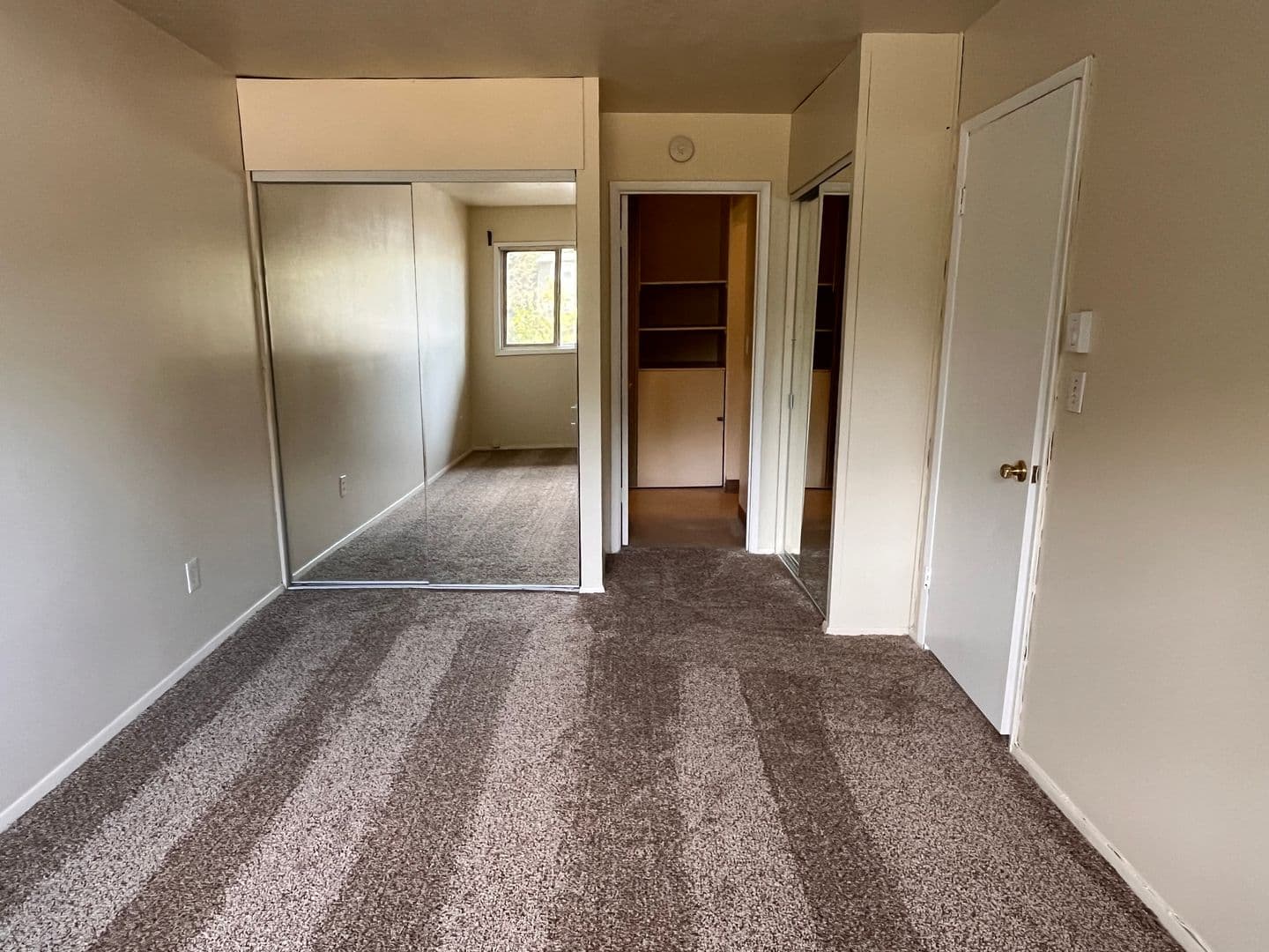 Portland Apartment: 2215 SE Miller St.