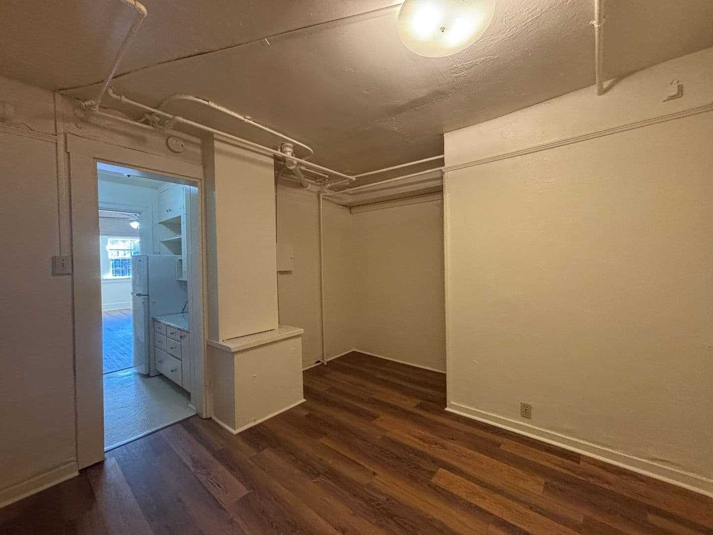 Portland Apartment: 325  NW 18th  Ave.