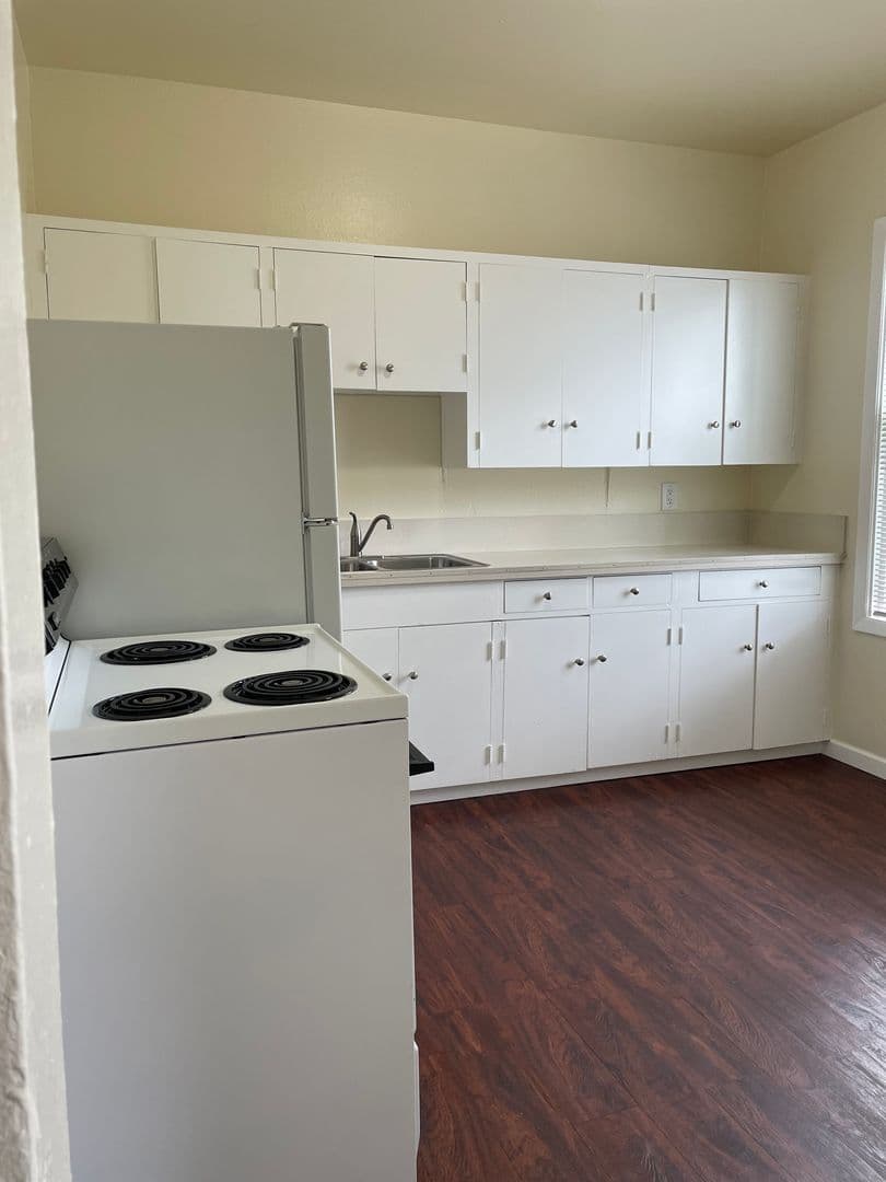 Portland Apartment: 2282  NW  Thurman