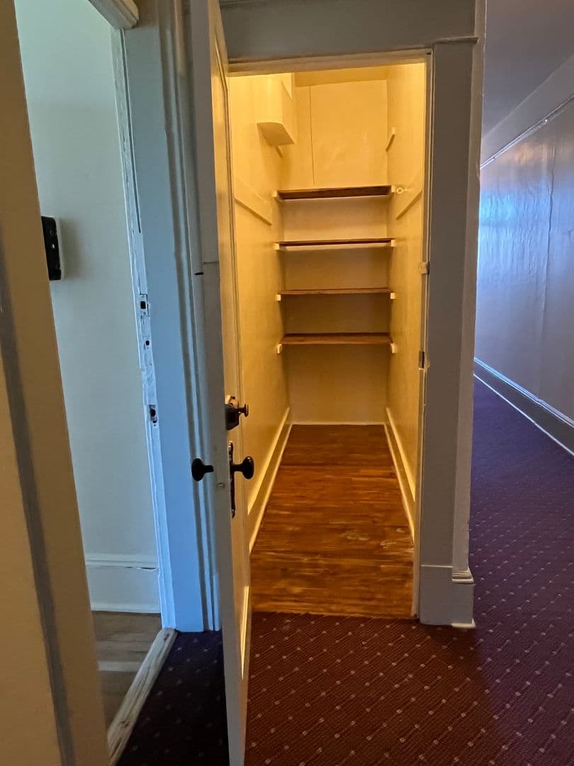 Portland Apartment: 1026 NW 20th Ave