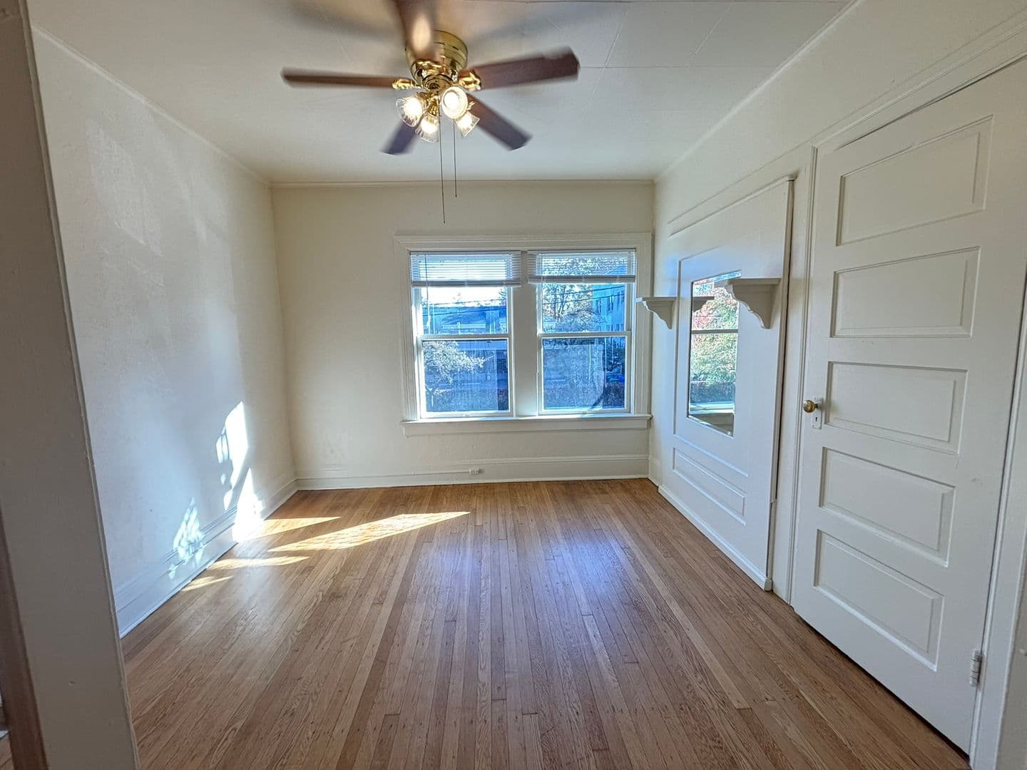 Portland Apartment: 325  NW 18th  Ave.