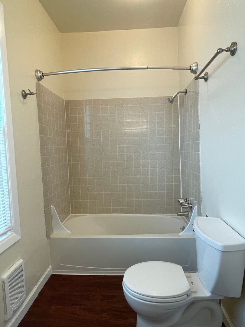 Portland Apartment: 2282  NW  Thurman