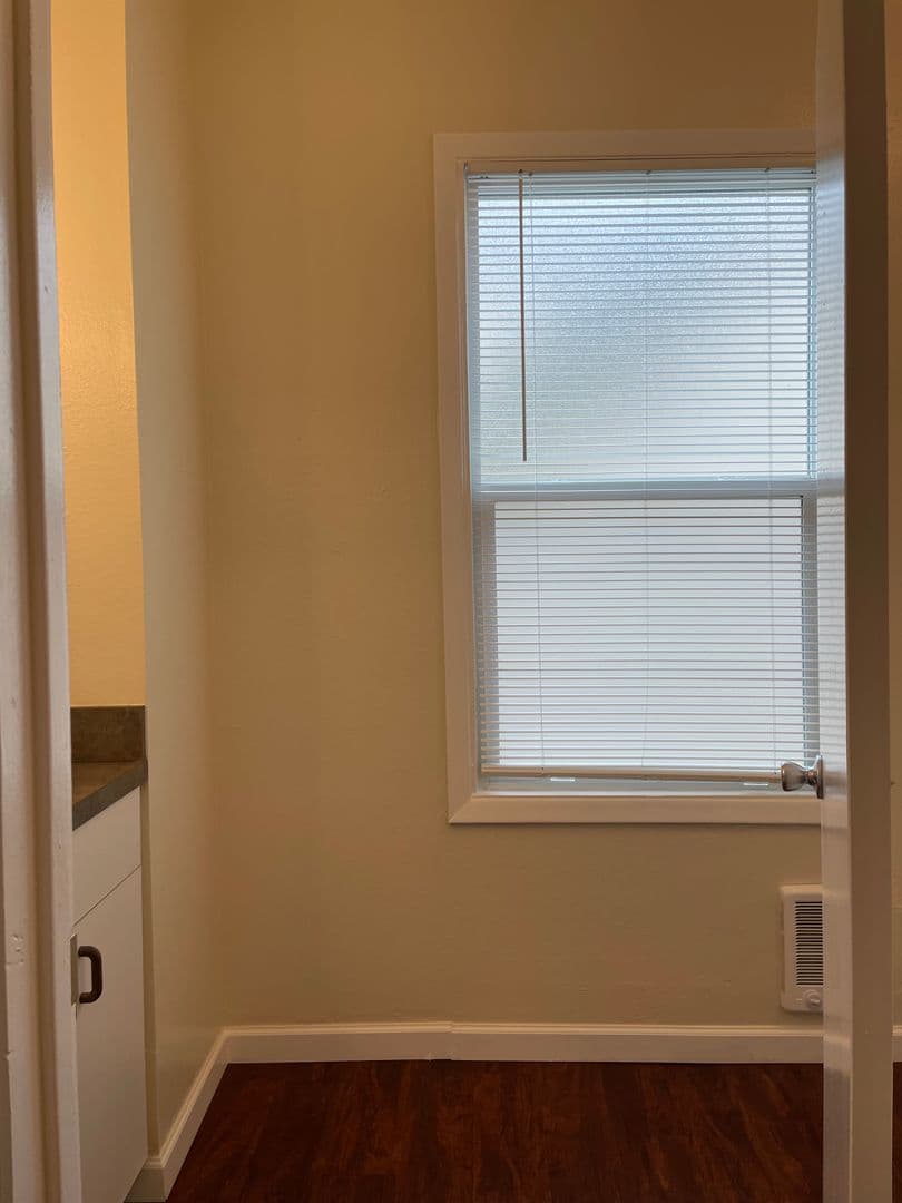 Portland Apartment: 2282  NW  Thurman
